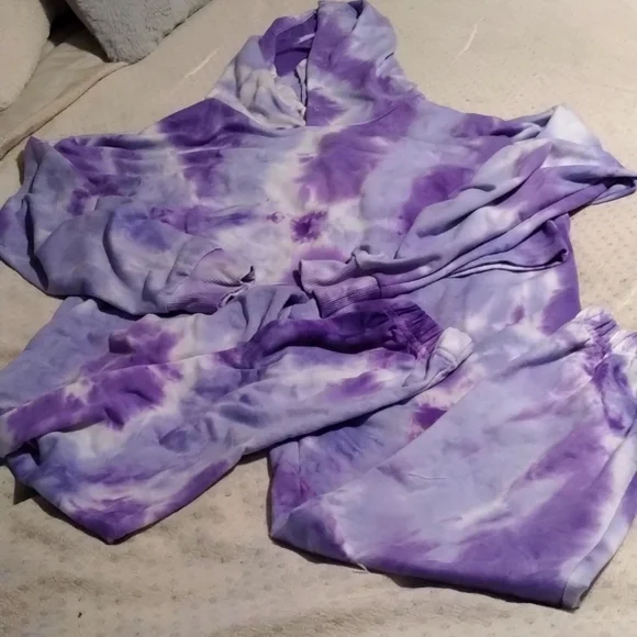 Refuge by Charlotte Russe tie dye sweatsuit - Picture 1 of 10